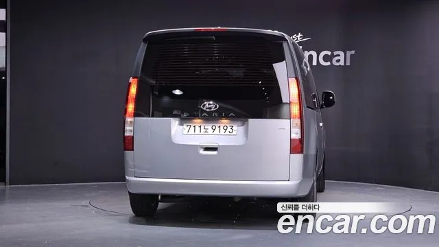 Hyundai Staria 2021 thumb 4