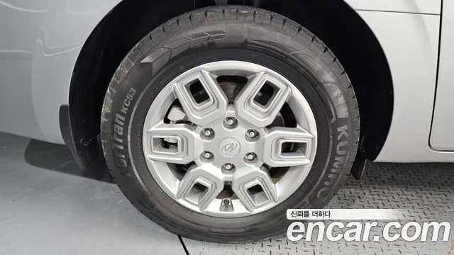Hyundai Staria 2021 thumb 5