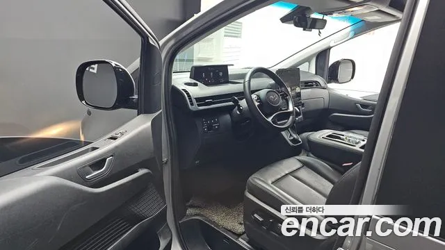Hyundai Staria 2021 thumb 10