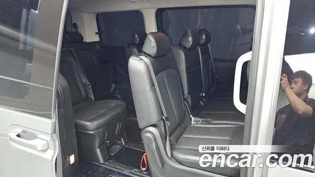 Hyundai Staria 2021 thumb 11