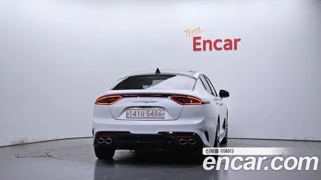 Kia Stinger 2017 thumb 3