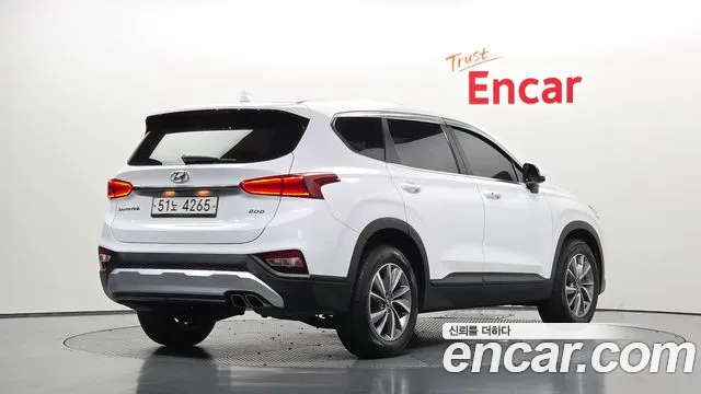 Hyundai Santa Fe 2018 thumb 2