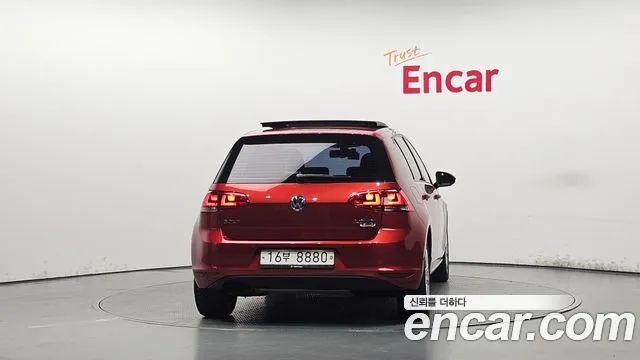 Volkswagen Golf Sportsvan 2015 thumb 4