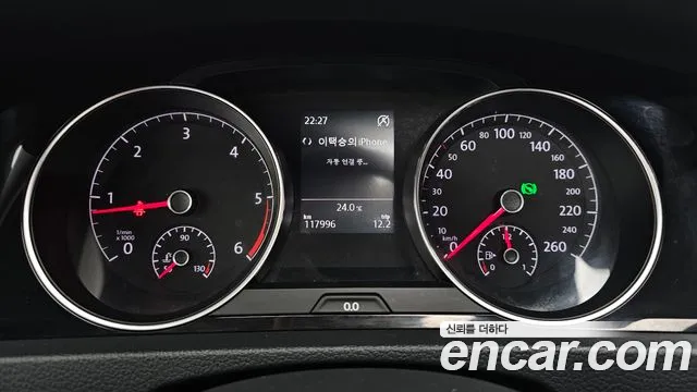 Volkswagen Golf Sportsvan 2015 thumb 8