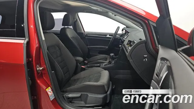 Volkswagen Golf Sportsvan 2015 thumb 10