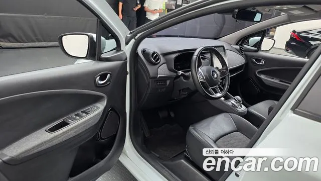 Renault ZOE 2021 thumb 10