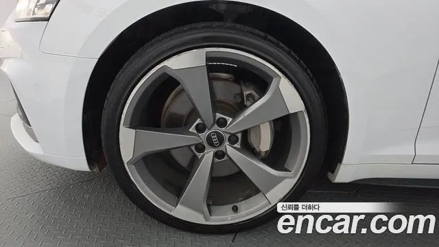 Audi A5 2019 thumb 4