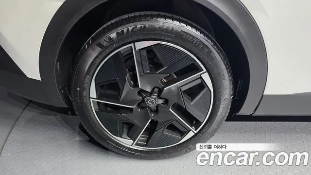 Peugeot 408 2023 thumb 5