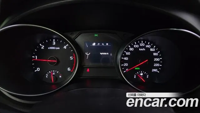 Kia Carnival 2014 thumb 8