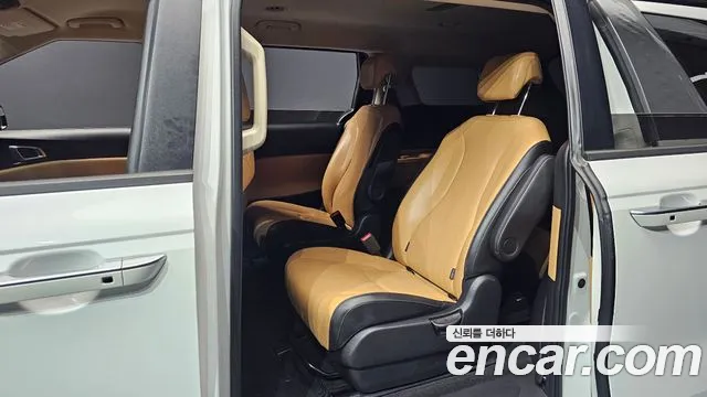 Kia Carnival 2023 thumb 12