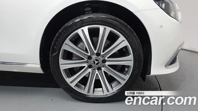 Mercedes-Benz E-Класс 2023 thumb 4