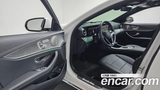 Mercedes-Benz E-Класс 2023 thumb 9