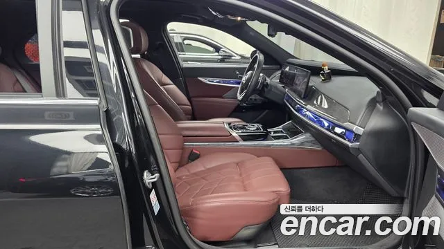 BMW 7 серии 2024 thumb 11