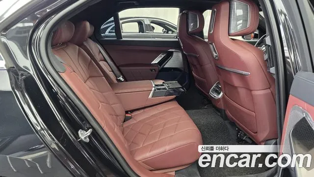 BMW 7 серии 2024 thumb 12