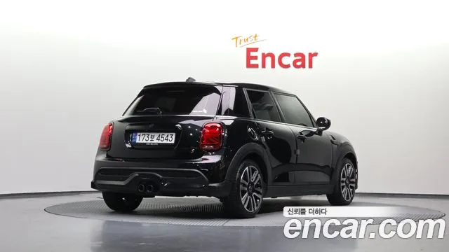 Mini Hatch 2024 thumb 2