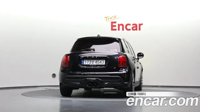 Mini Hatch 2024 thumb 4