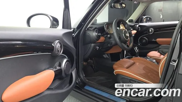 Mini Hatch 2024 thumb 10