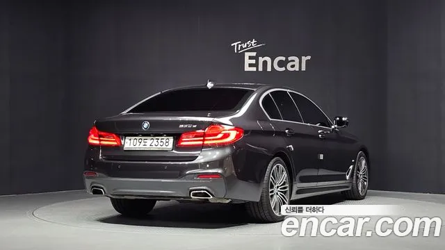 BMW 5 серии 2020 thumb 2