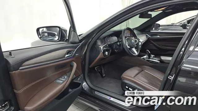 BMW 5 серии 2020 thumb 10