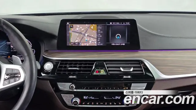 BMW 5 серии 2020 thumb 12