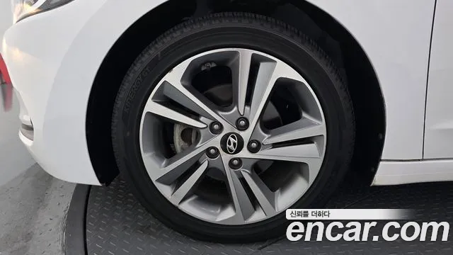 Hyundai Avante 2017 thumb 5