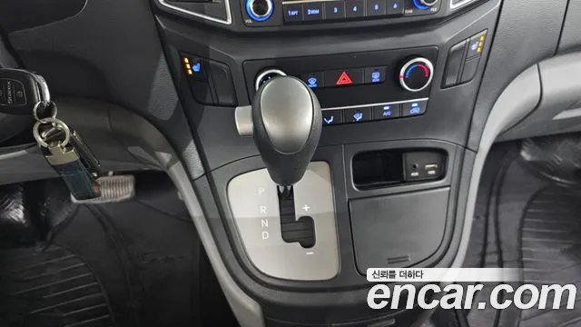 Hyundai Starex 2017 thumb 9