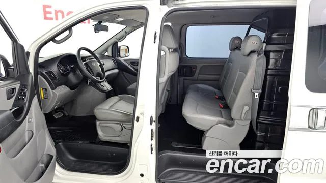 Hyundai Starex 2017 thumb 10