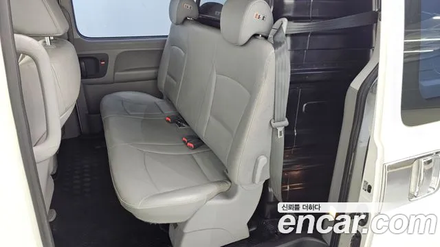 Hyundai Starex 2017 thumb 11