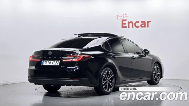 Toyota Camry 2025 thumb 2