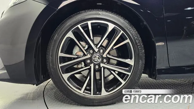 Toyota Camry 2025 thumb 5