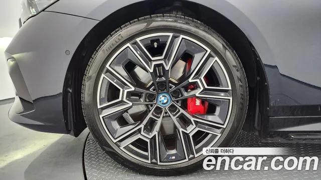 BMW i5 2023 thumb 5