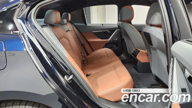 BMW i5 2023 thumb 11