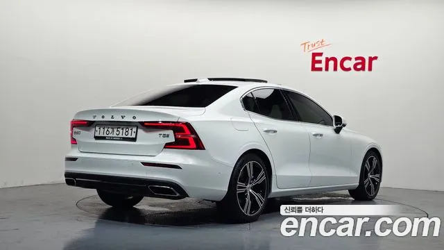 Volvo S60 2019 thumb 2