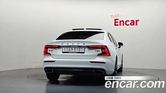 Volvo S60 2019 thumb 4