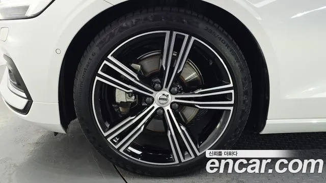 Volvo S60 2019 thumb 5