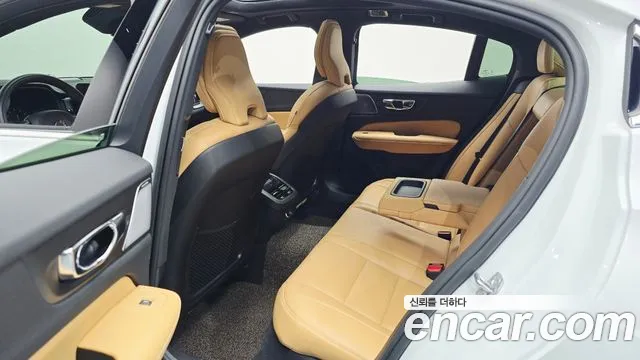 Volvo S60 2019 thumb 11