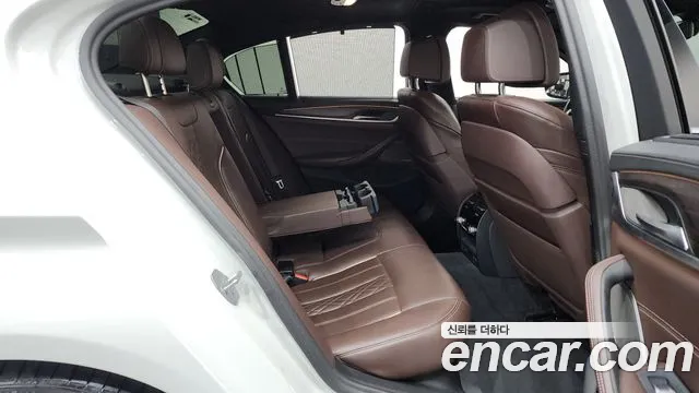 BMW 5 серии 2020 thumb 11