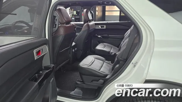Ford Explorer 2022 thumb 11