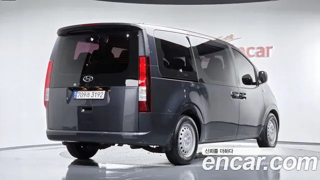 Hyundai Staria 2022 thumb 2