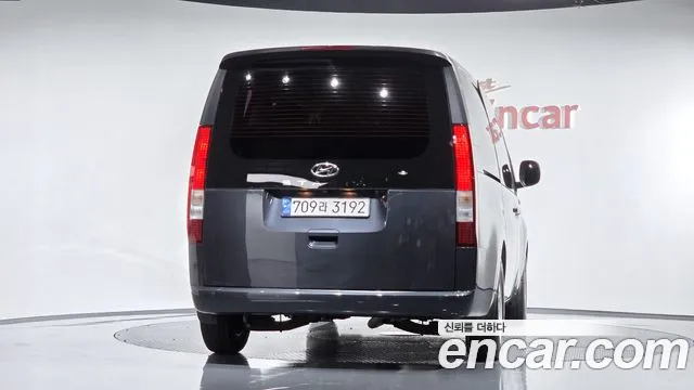 Hyundai Staria 2022 thumb 4
