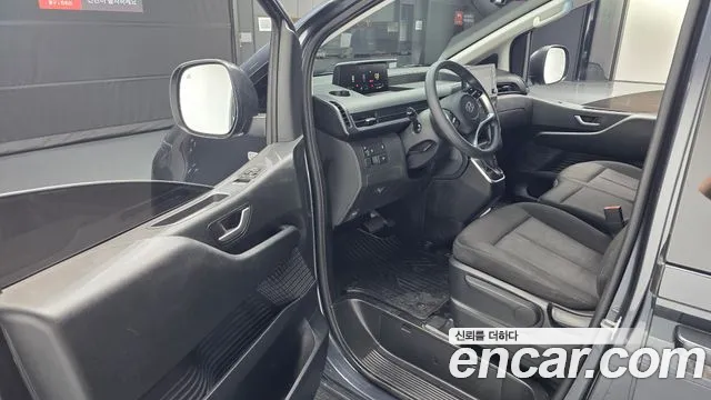 Hyundai Staria 2022 thumb 10