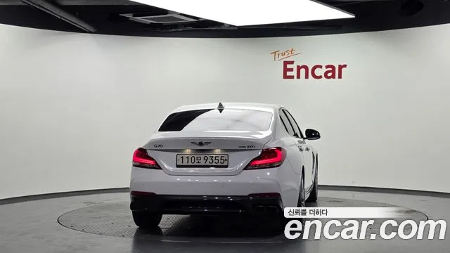 Genesis G70 2020 thumb 4