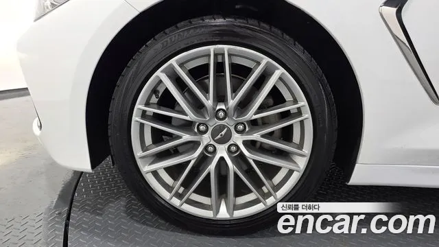 Genesis G70 2020 thumb 5