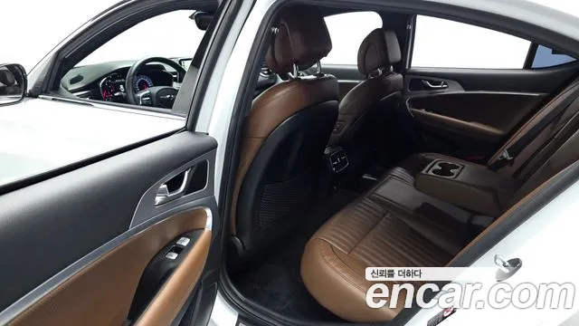 Genesis G70 2020 thumb 11