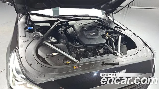 Genesis G90 2018 thumb 6