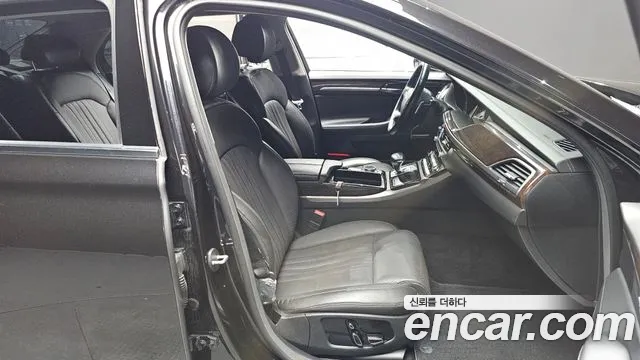 Genesis G90 2018 thumb 10