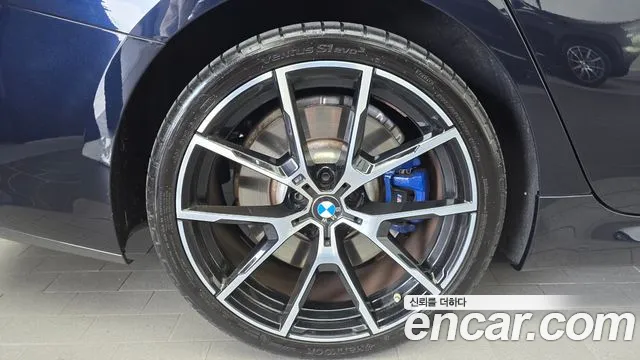 BMW 8 серии 2021 thumb 5