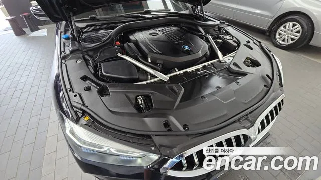 BMW 8 серии 2021 thumb 6