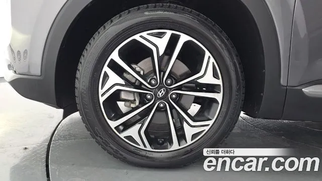 Hyundai Santa Fe 2018 thumb 5