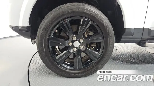 Land Rover Discovery 2016 thumb 4